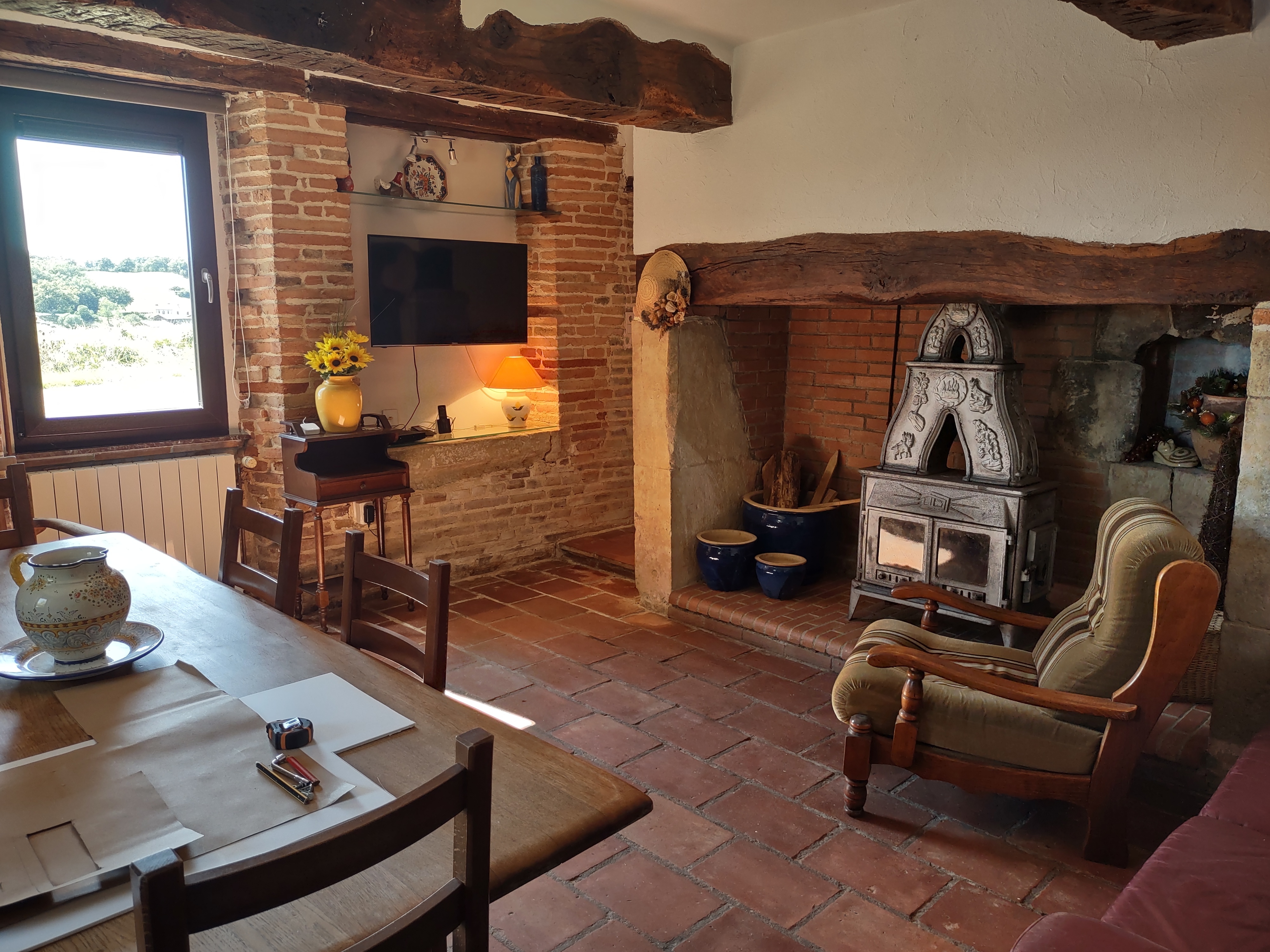 Salon avec cheminée